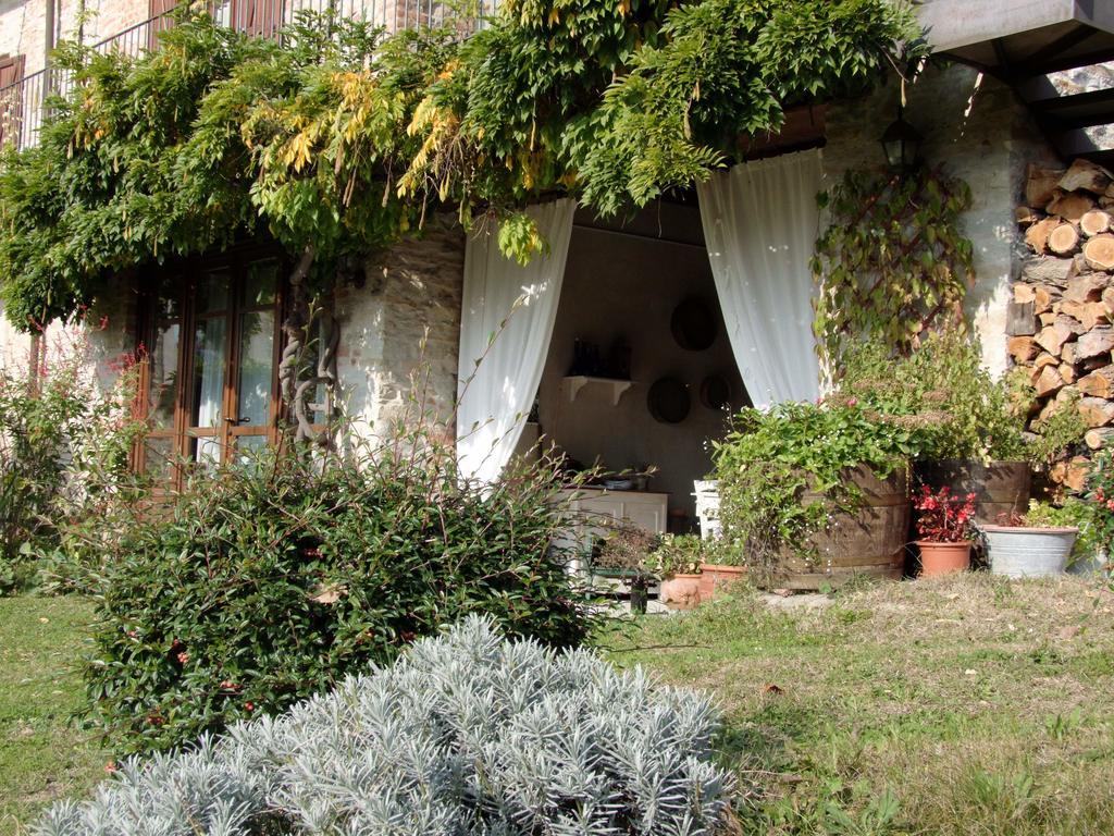 Casa Branzele Bed and Breakfast Trezzo Tinella Exteriör bild