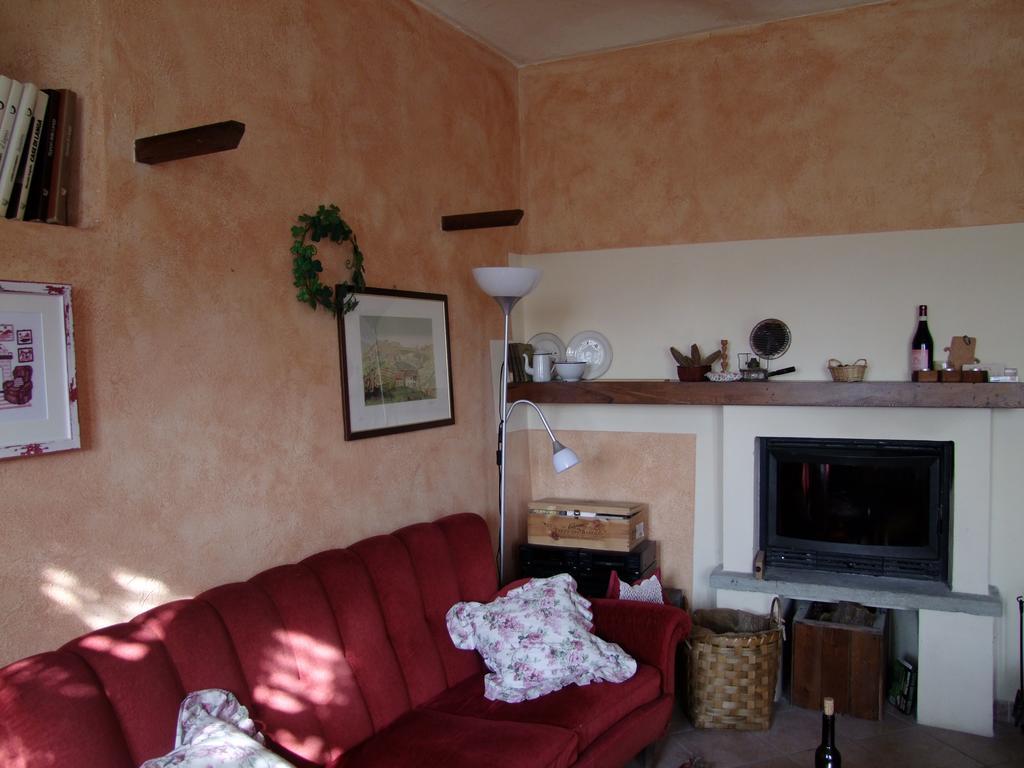 Casa Branzele Bed and Breakfast Trezzo Tinella Exteriör bild
