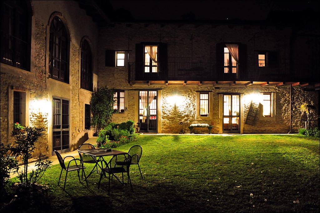 Casa Branzele Bed and Breakfast Trezzo Tinella Exteriör bild