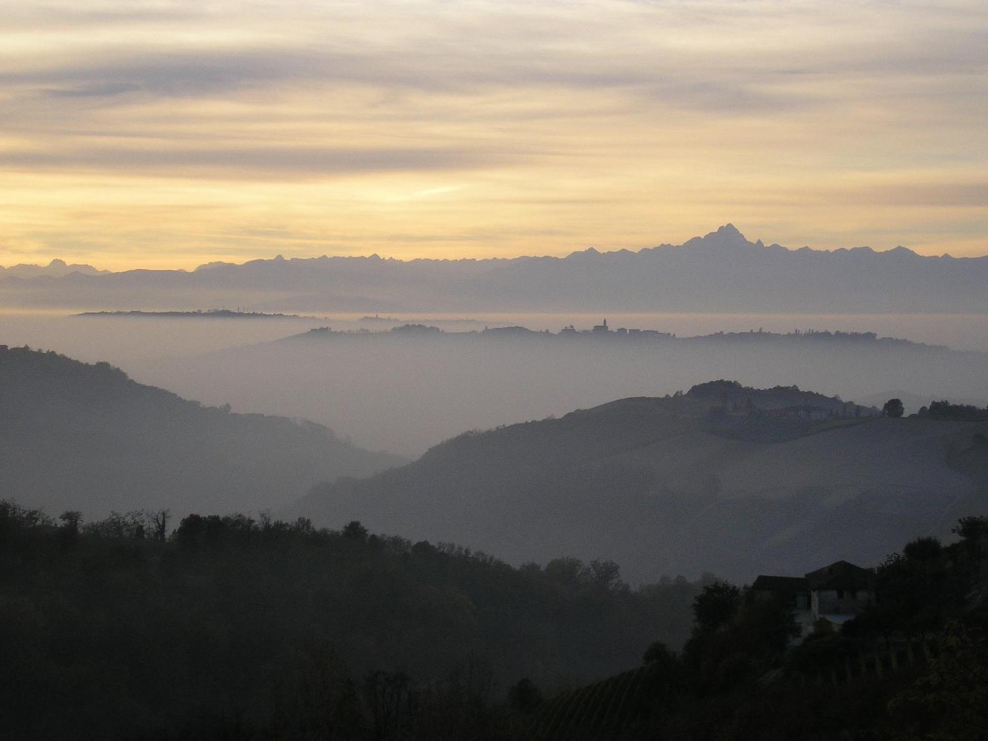Casa Branzele Bed and Breakfast Trezzo Tinella Exteriör bild