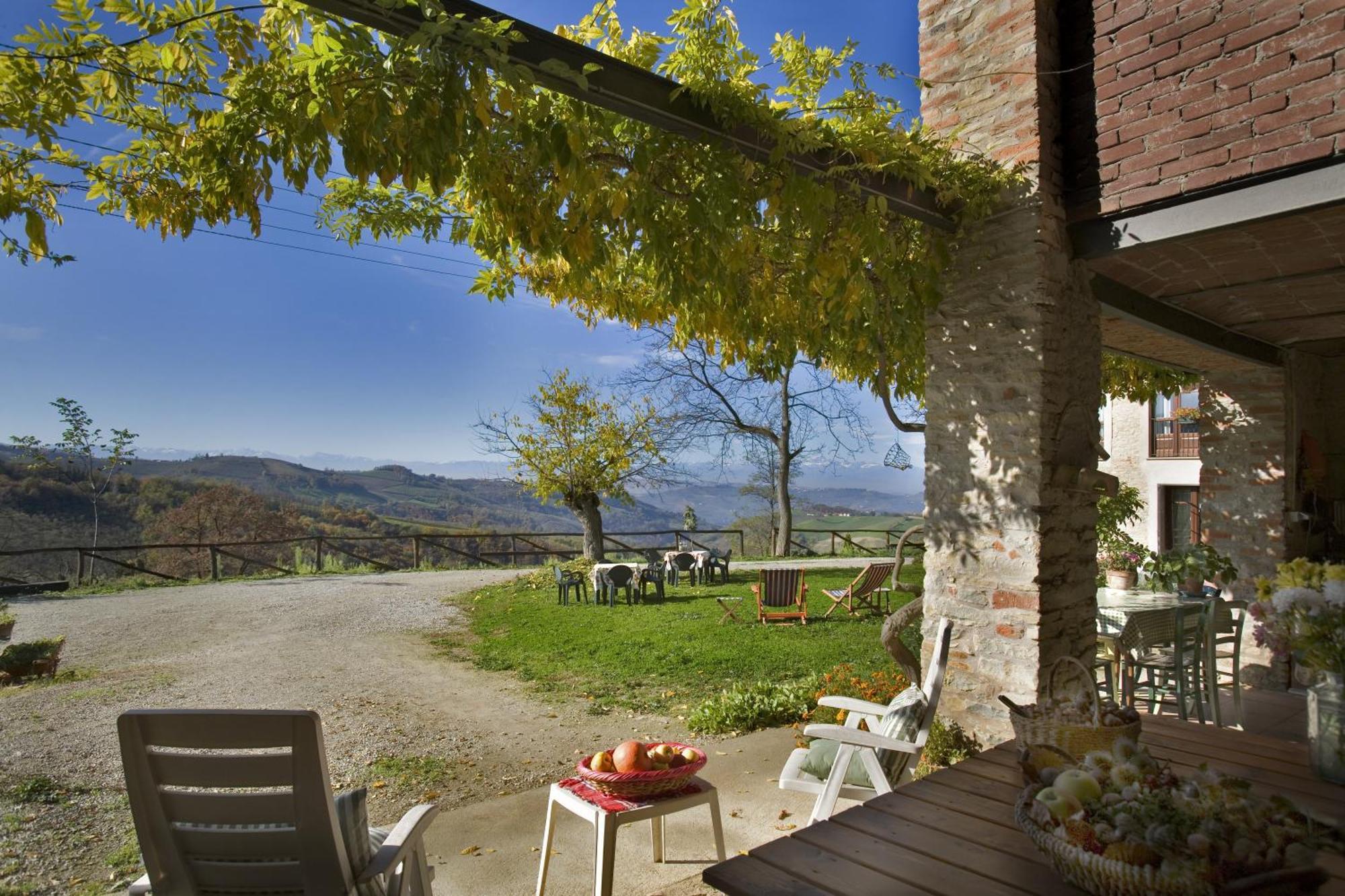 Casa Branzele Bed and Breakfast Trezzo Tinella Exteriör bild