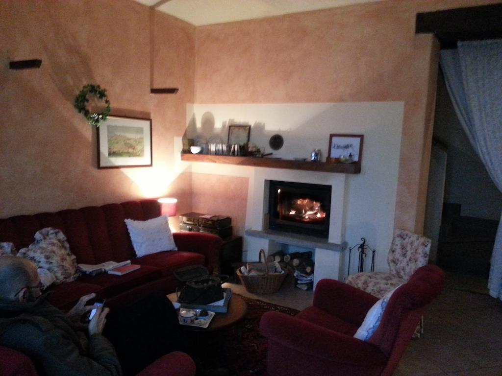 Casa Branzele Bed and Breakfast Trezzo Tinella Exteriör bild